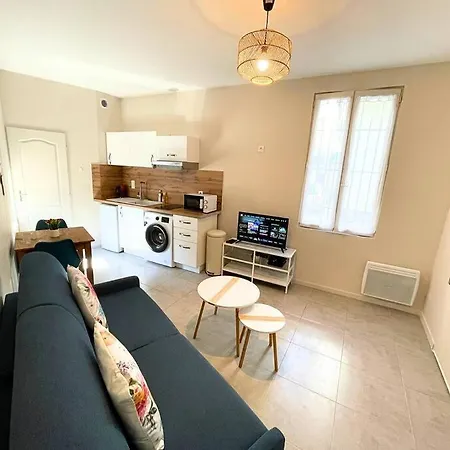 Studio bien équipé à 2 pas de la gare Béziers Extérieur photo